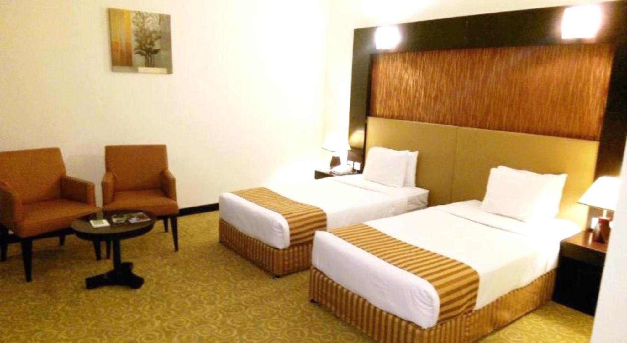 Aryana Hotel 4*